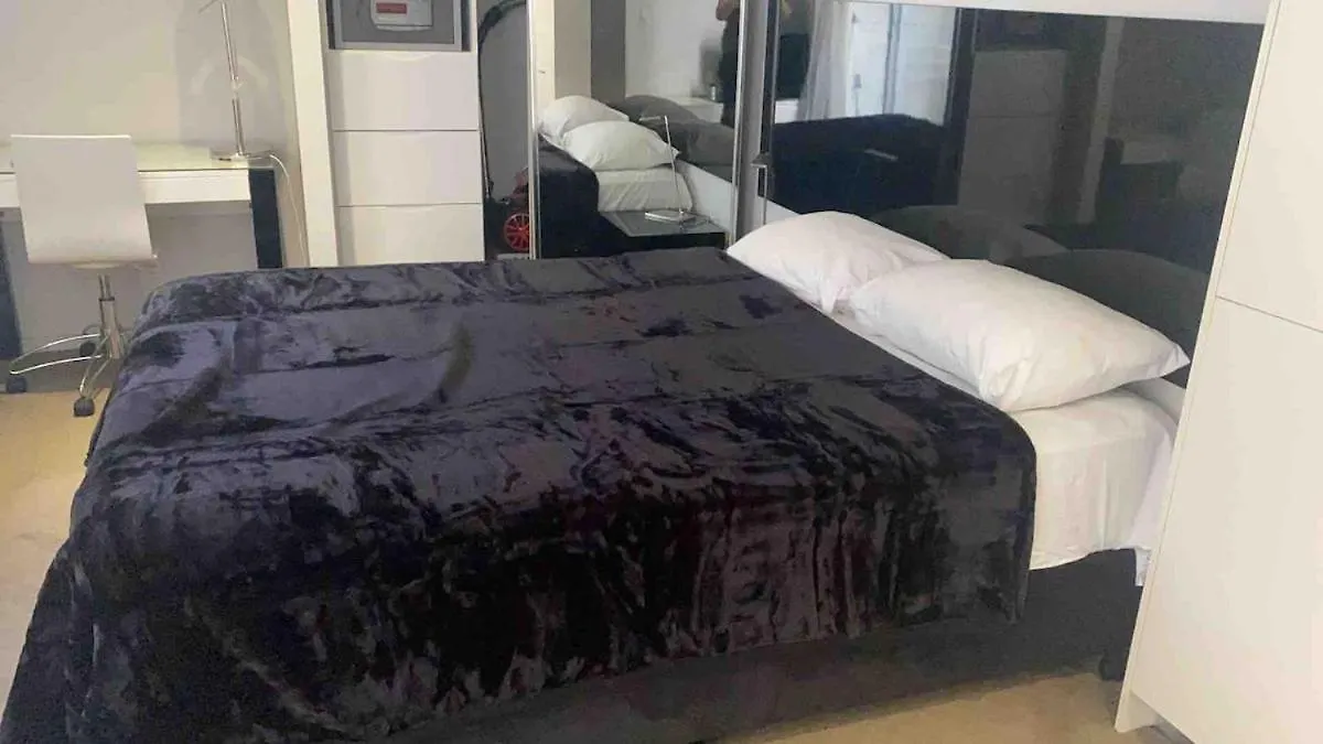 Discover Comfort Cbd Studio Balcony Pool Gym Sauna Brisbane Australien